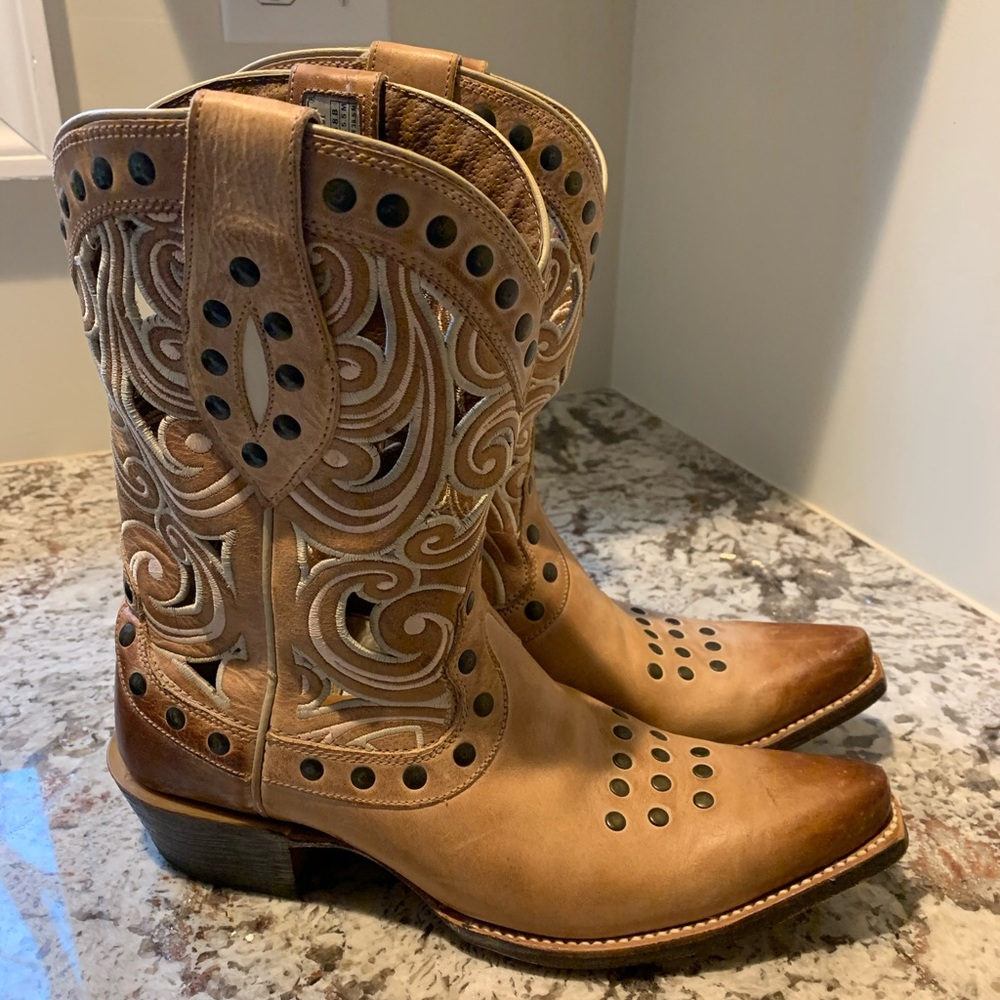 Ariat  cowboy all leather boots 8.5